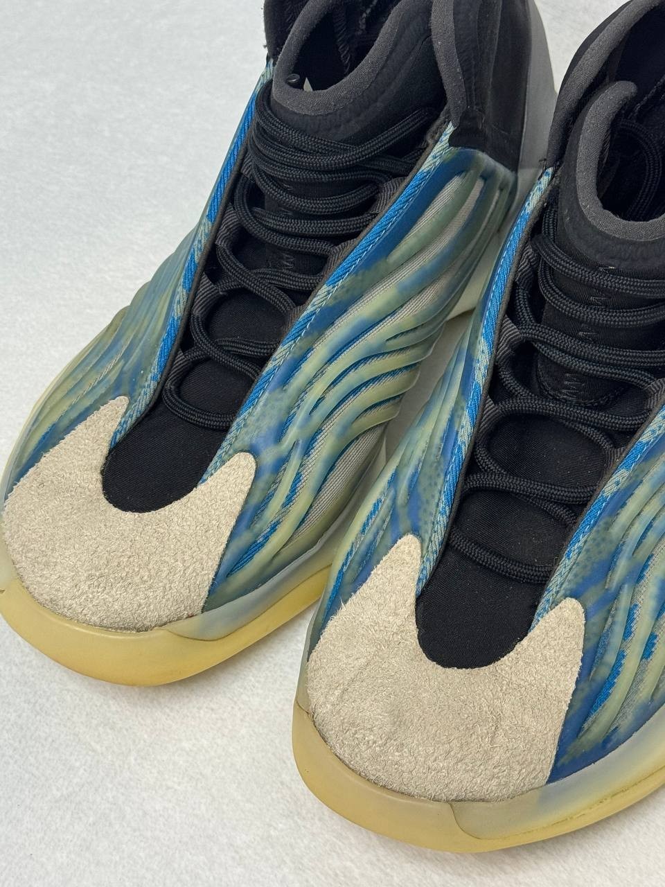 Size 10 – adidas Yeezy Quantum Frozen Blue Black Grey Suede Leather (GZ8872)