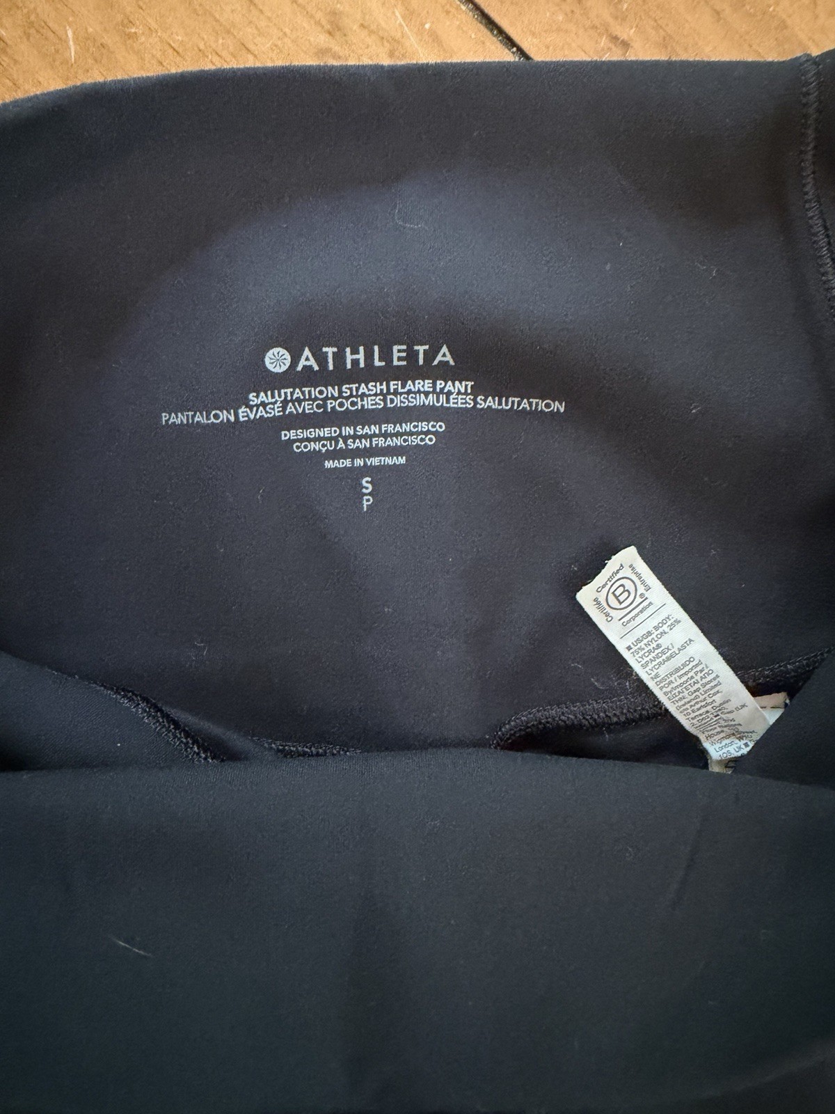 Athleta 2-Piece Yoga Set Mesh Crew Top & Salutation Stash Flare Pants S