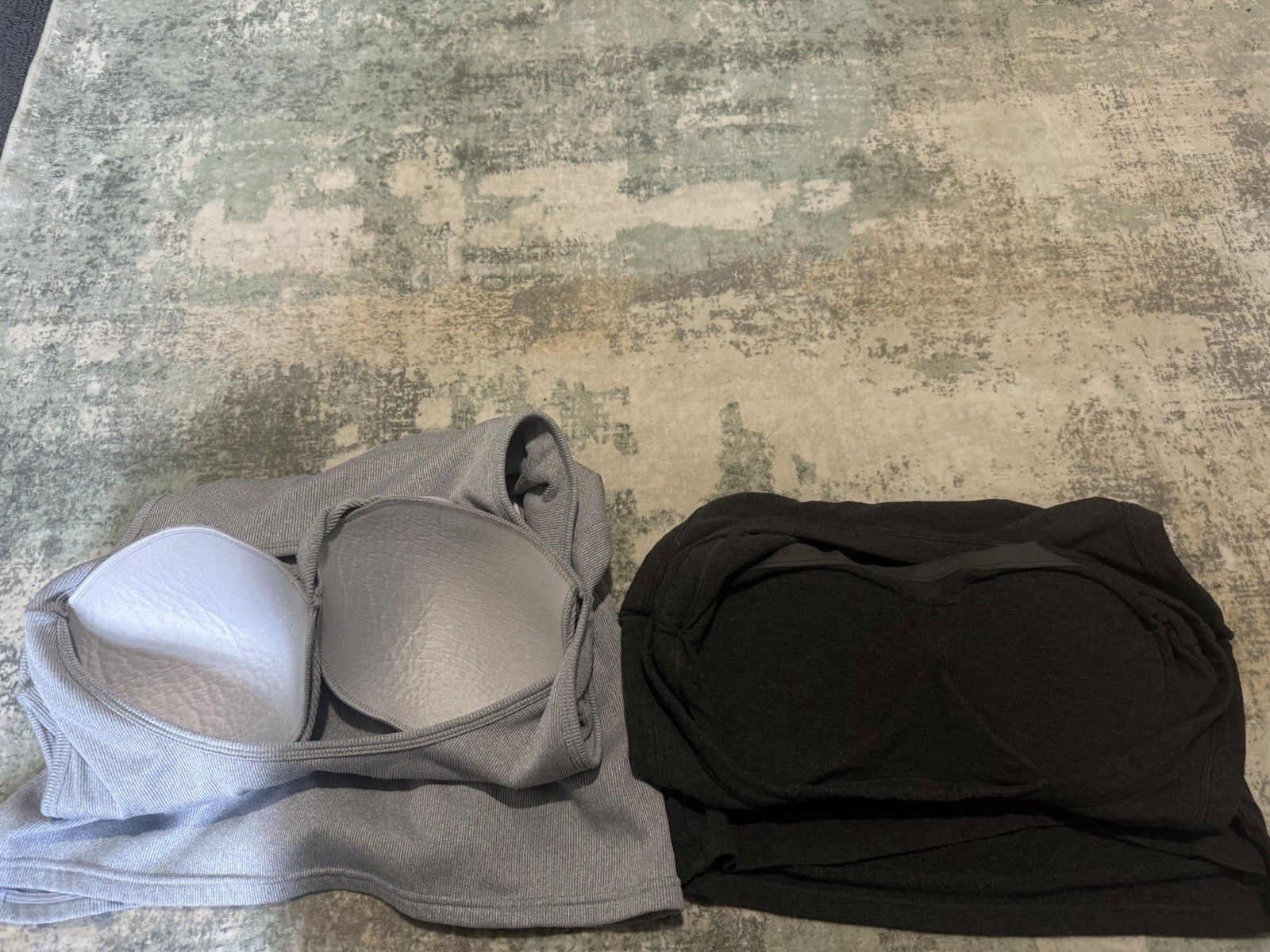 Women’s 2 Pack Built In Bra Stretch Gray Tank Tops Tagged 4XL (Fits XL/1X)