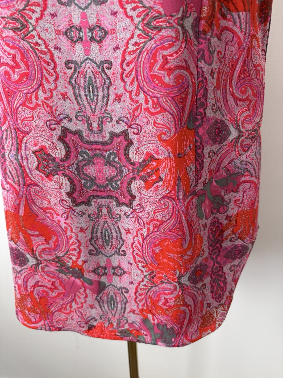 CAbi Jubilee Pink/Purple/Gray Paisley Sleeveless Tank Blouse – SIZE M