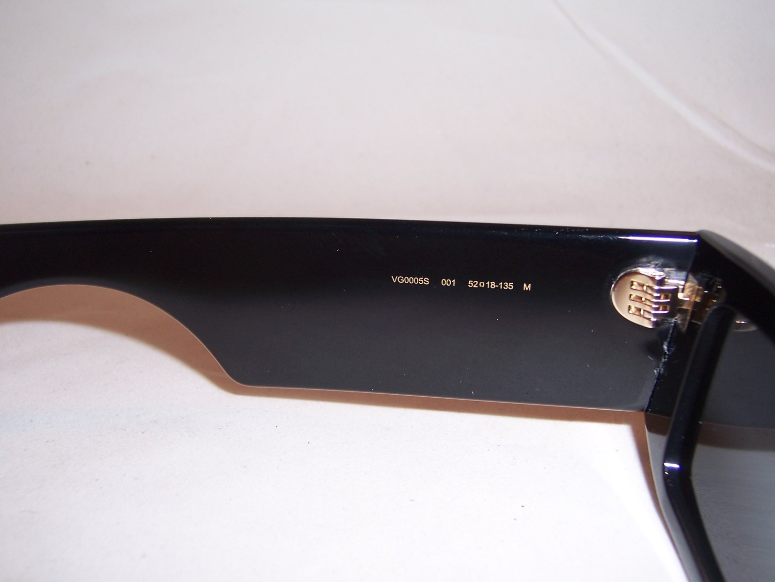 NEW VALENTINO SUNGLASSES VG 0005S 001 BLACK/GRAY 52MM AUTHENTIC