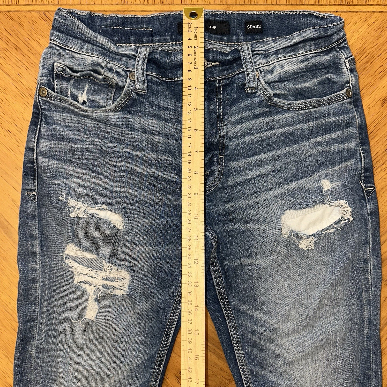 BKE Alec Jeans Men’s Size 30×32 Blue Straight Leg Medium Washed Distressed Denim