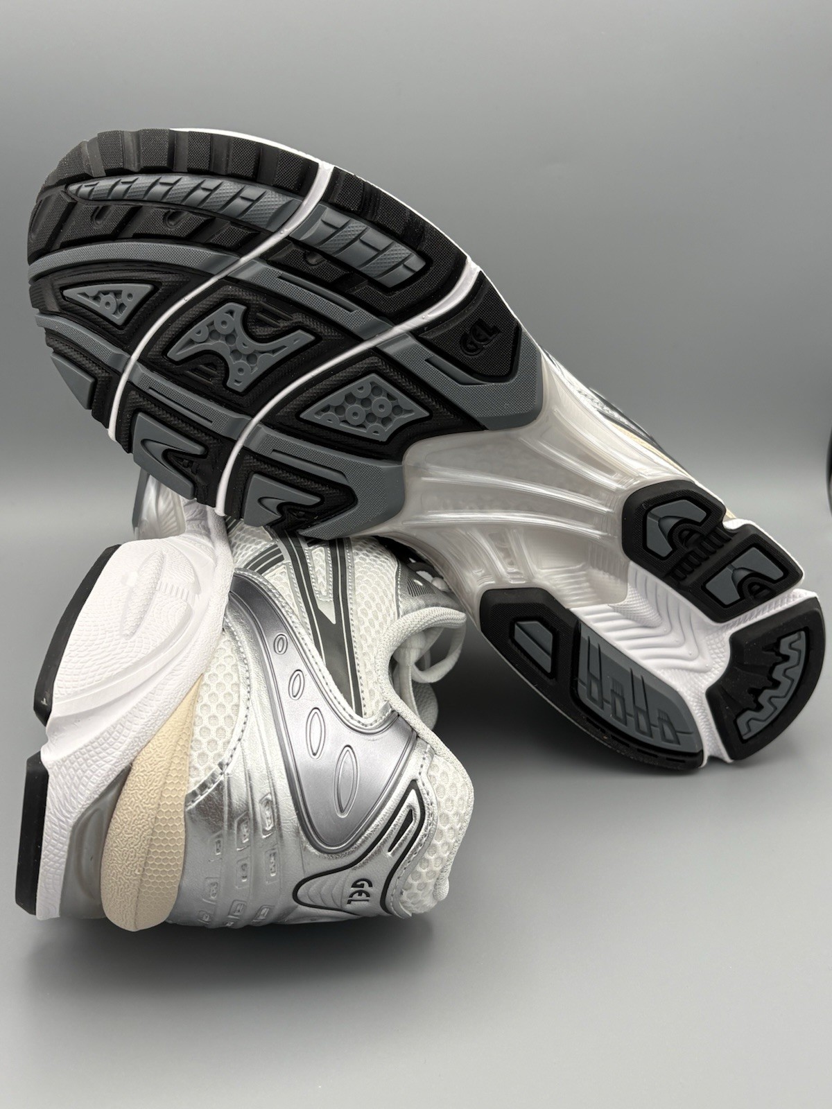 ASICS Gel Kayano 14 – White Graphite Grey – Size 11.5M IN HAND SHIPS NOW