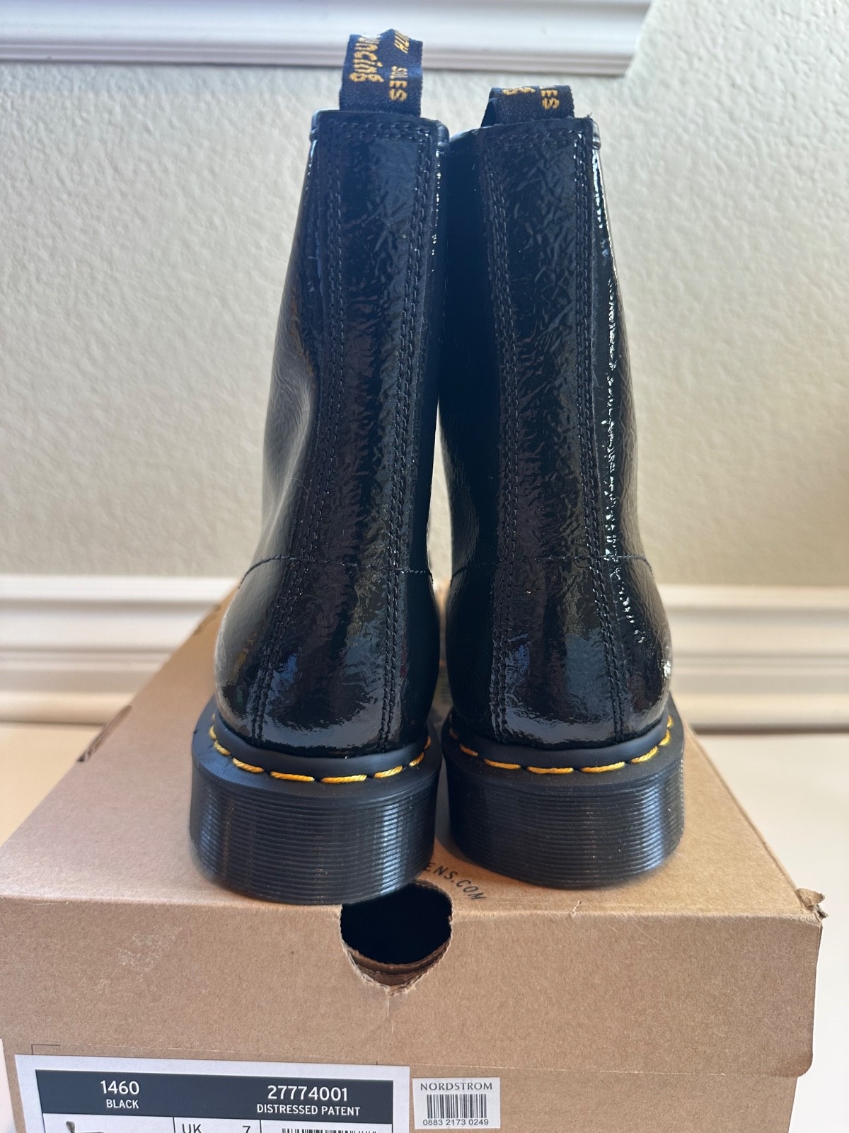 Dr. Martens 1460 Distressed Patent Leather Boots – Black – Women’s US 9 – NIB