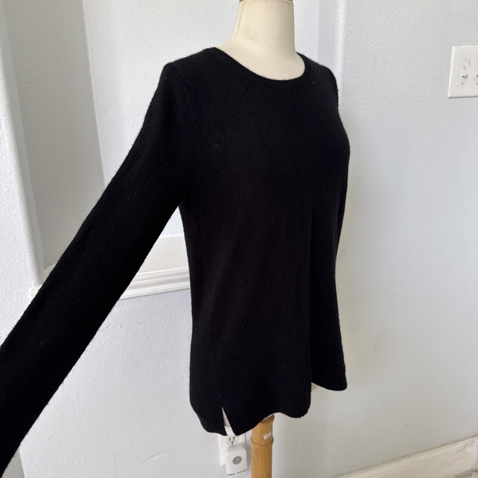 Neiman Marcus Sweater Womens S Cashmere Minimalist Quiet Luxury