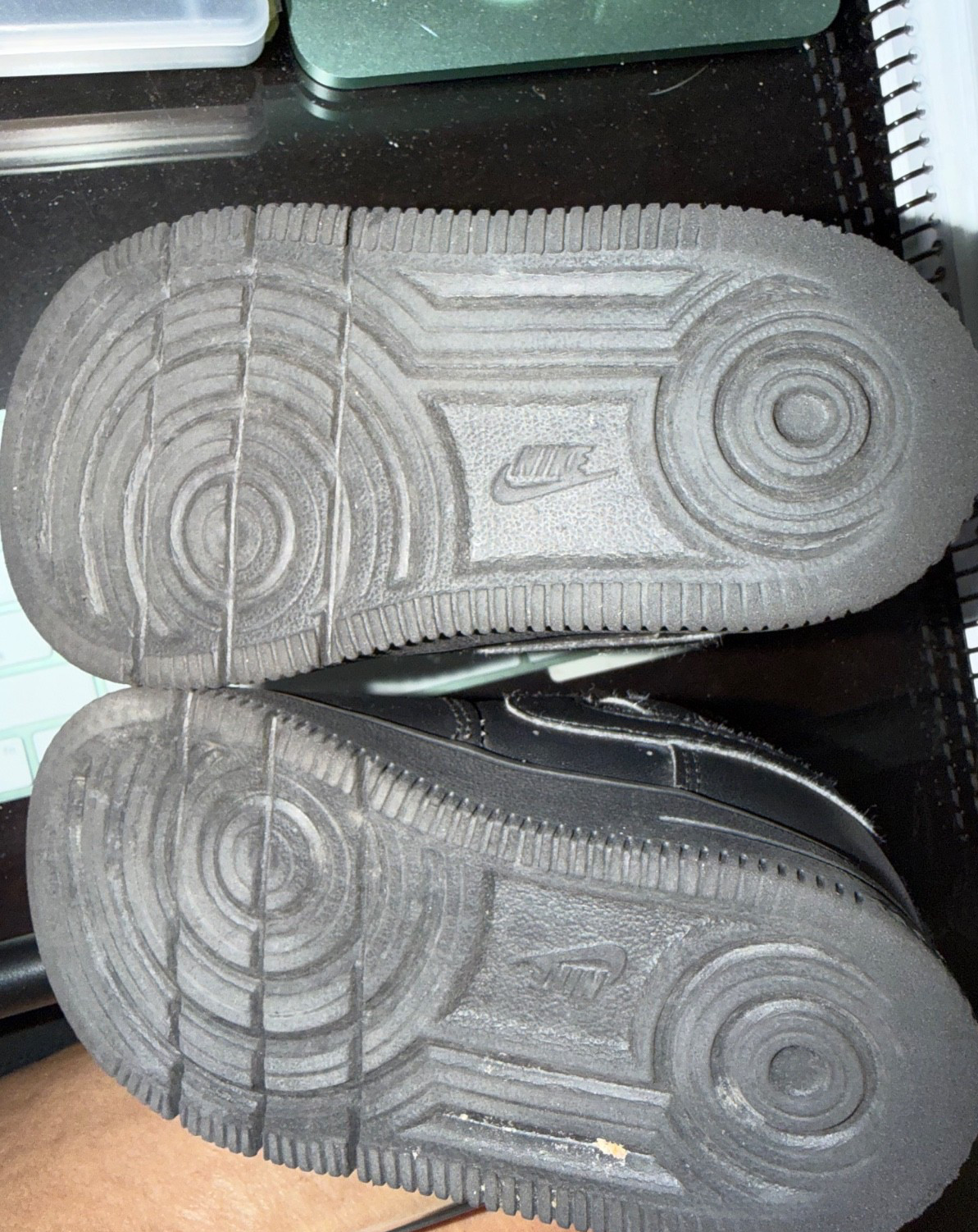 Size 7c (GS) – Nike Air Force 1 LE Low Triple Black