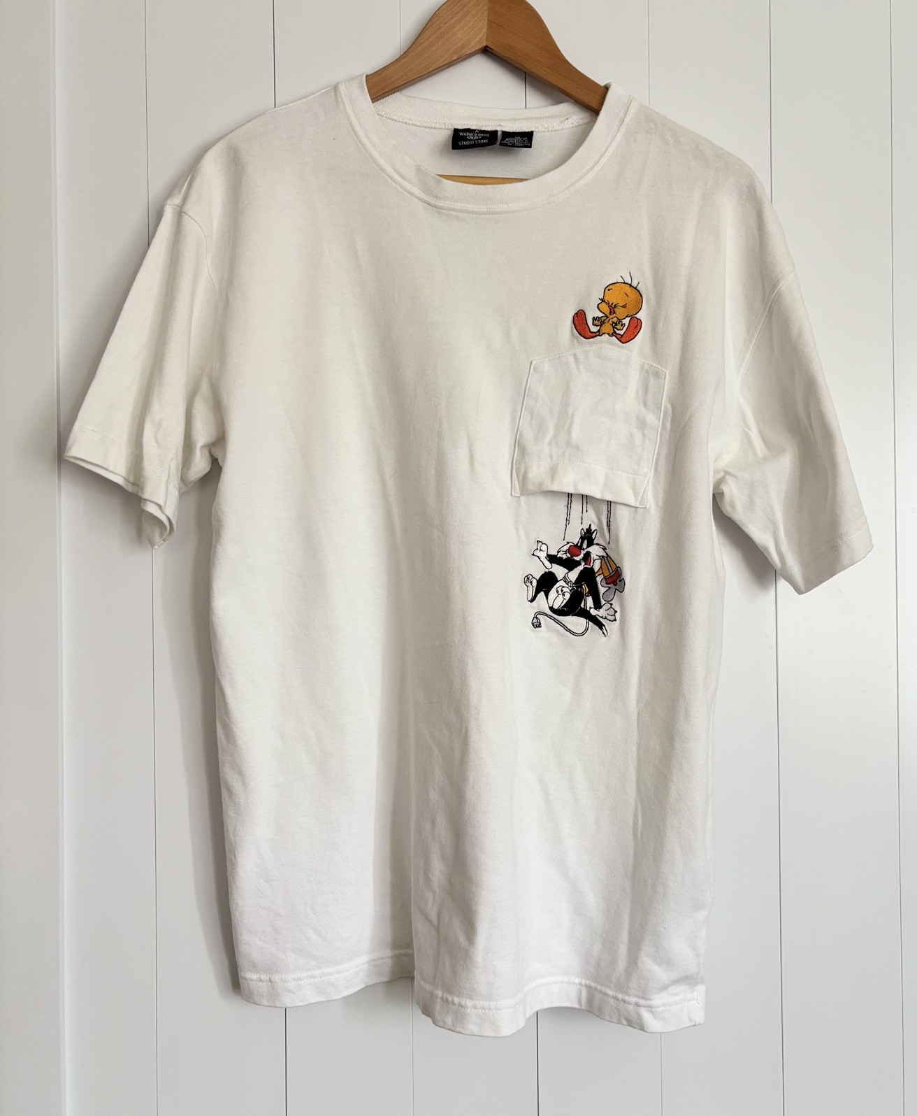 Vintage Warner Bros Looney Tunes Embroidered Pocket T-Shirt White Size L