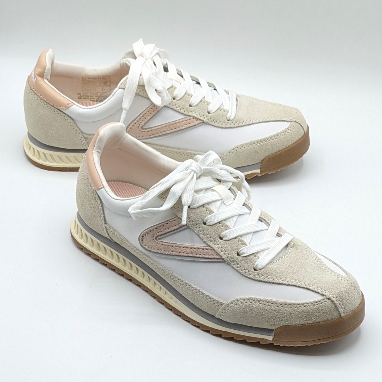 Tretorn “Hailey” Women’s, Leather & Nylon Canvas, Sneaker (White / Pink) – NEW