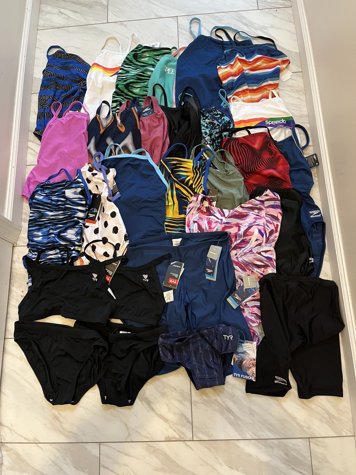 Speedo & TYR Mens Womens Youth various Sizes NWT Bulk 25 Units MSRP