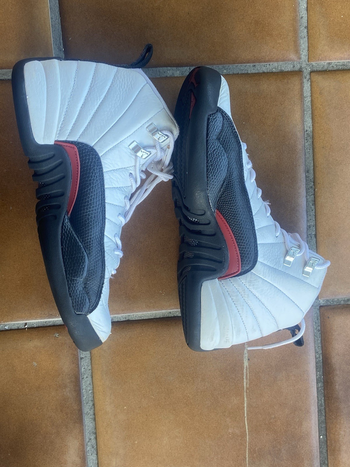 Jordan Air Jordan 12 High Top Leather Basketball Sneakers Size 7 White/Blk/Red
