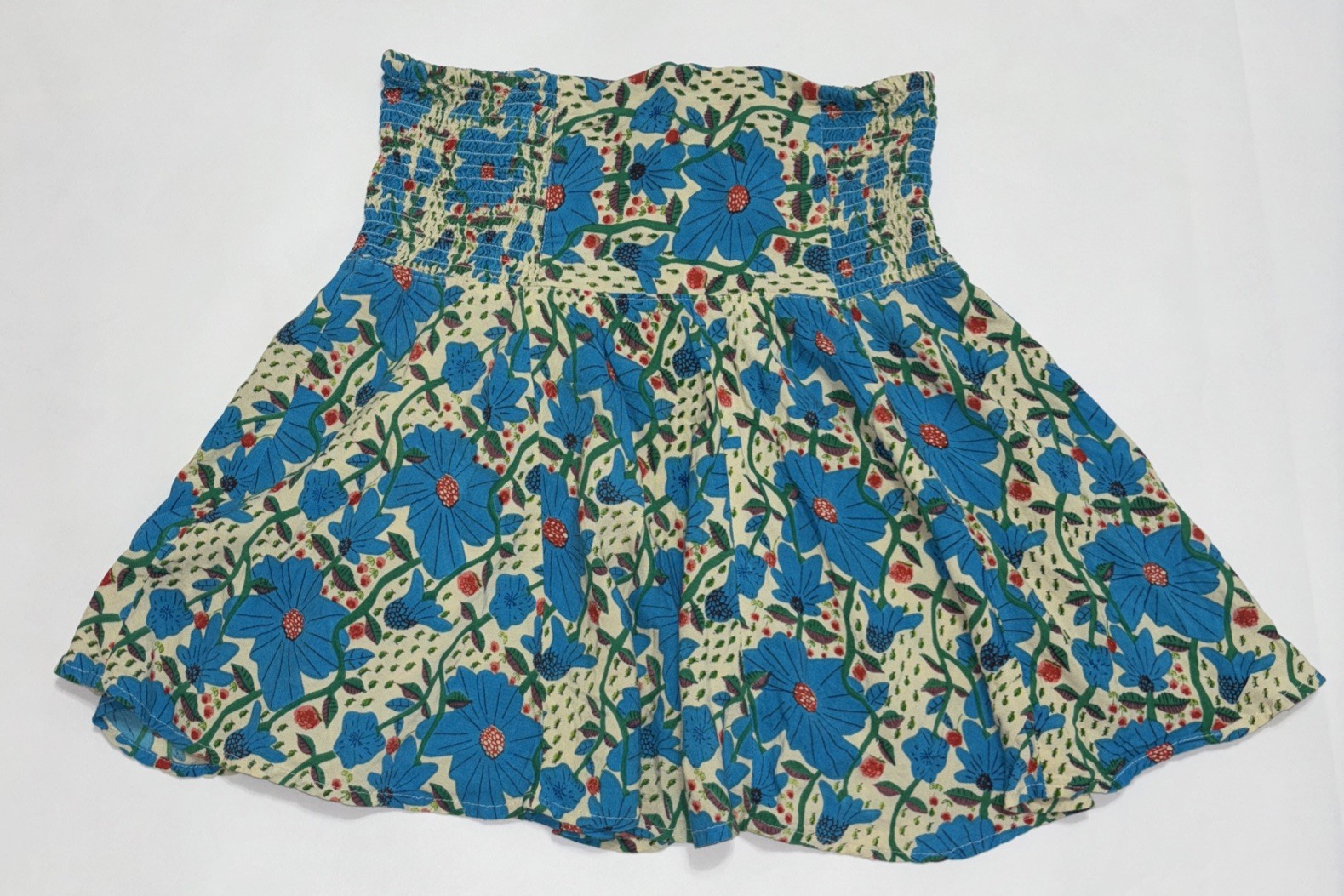 Natural Life Women’s Mini Skirt Size S Floral Smocked Waist On Sides Flare