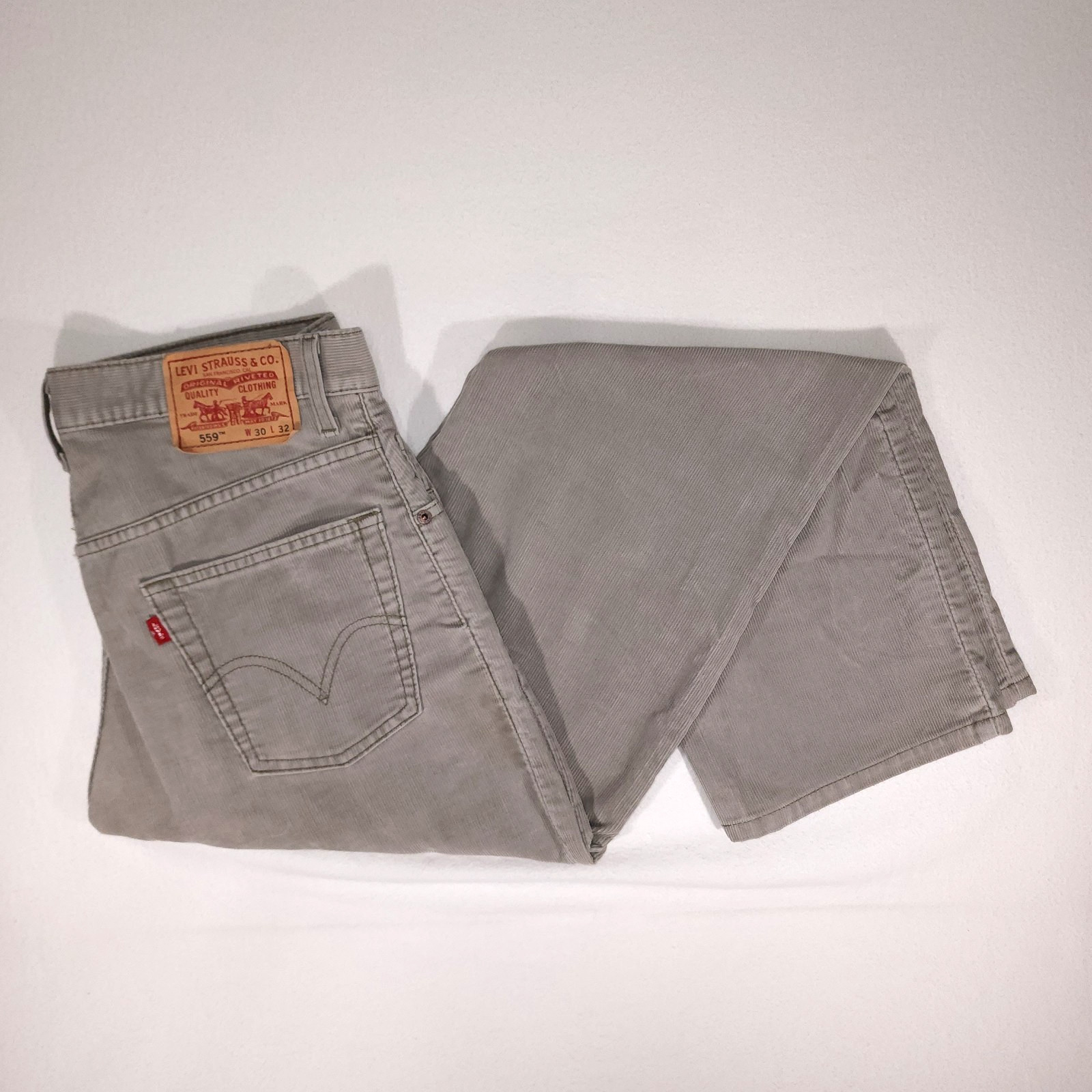 Levi’s 559 Khaki Gray Corduroy 30×32 Mens Relaxed Straight Leg Y2K ~ Light Wear