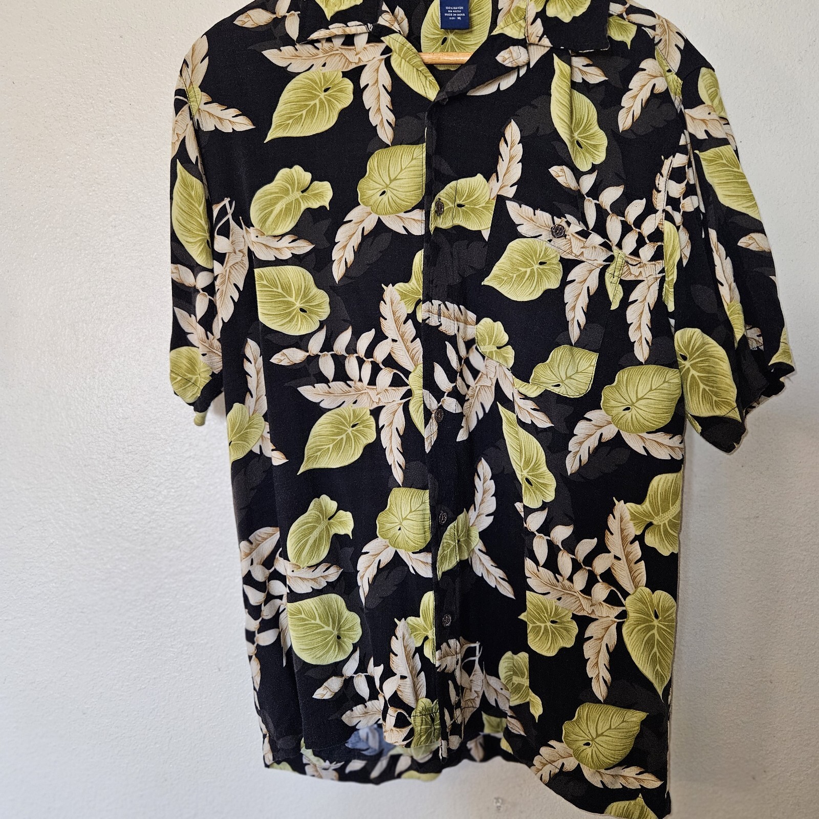 Falls Creek Black Floral Rayon Hawaiian Shirt Medium M Mens Short Sleeve Camp