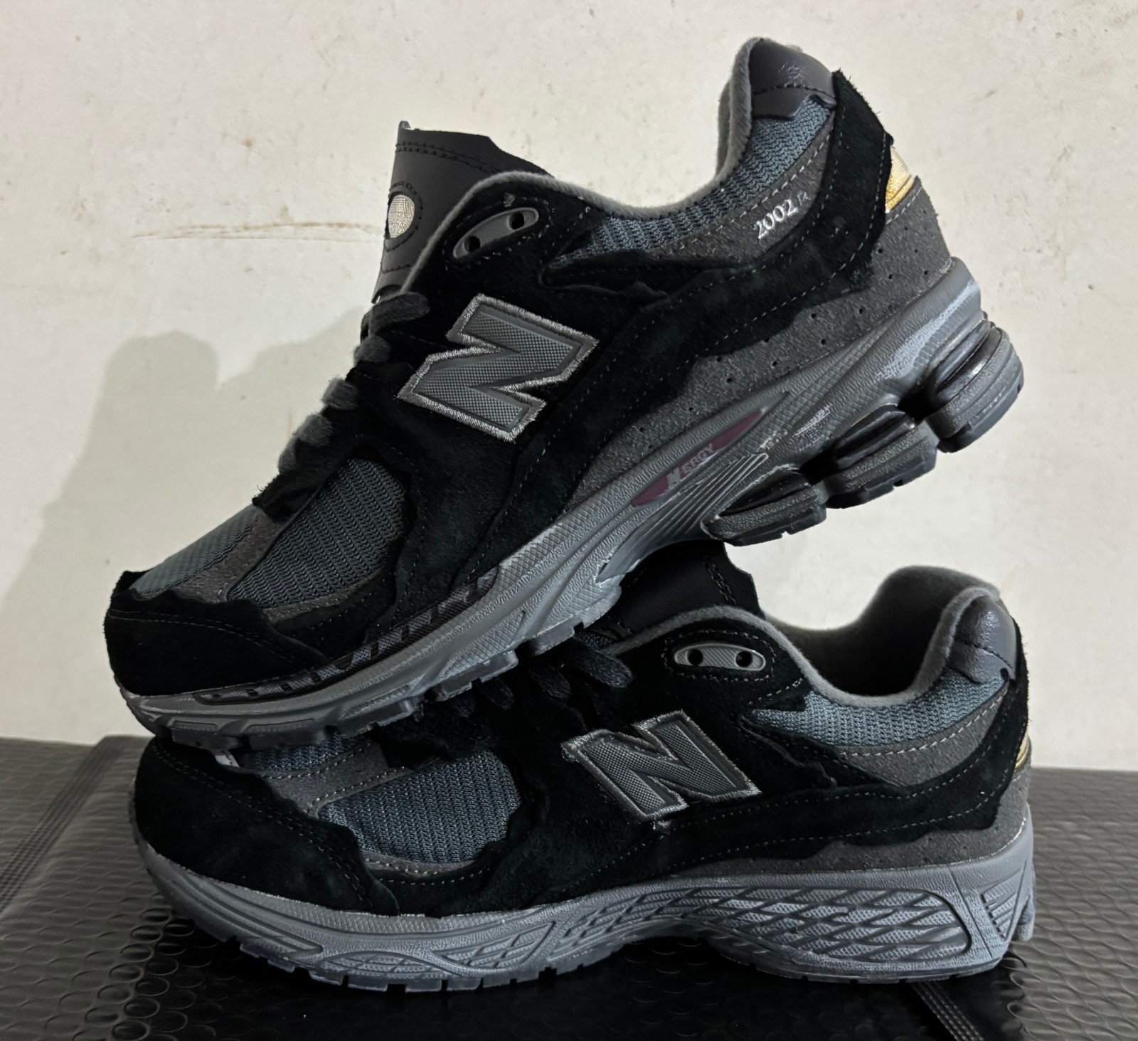 Size US 9.5 – New Balance 2002R Protection Pack – Phantom M2002RDB No Box