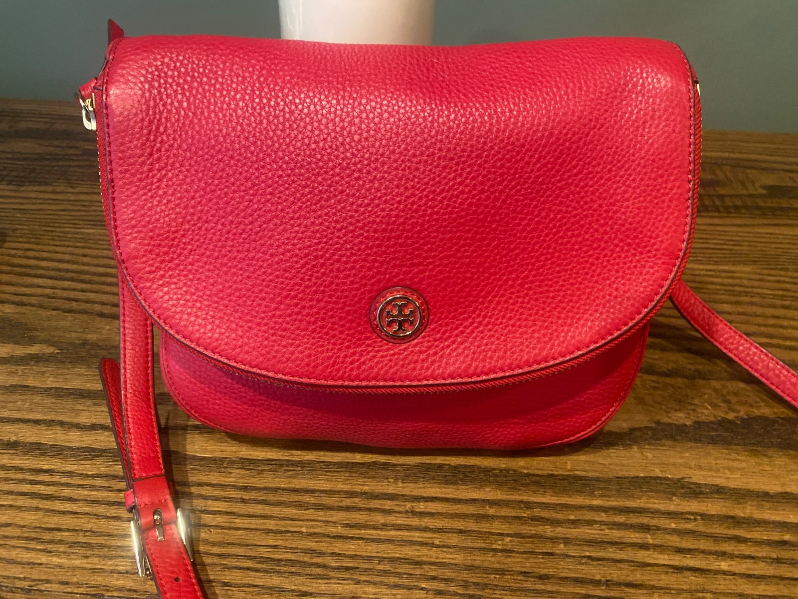 Tory Burch Robinson pebbled messenger bag purse Tory Burch red handbag