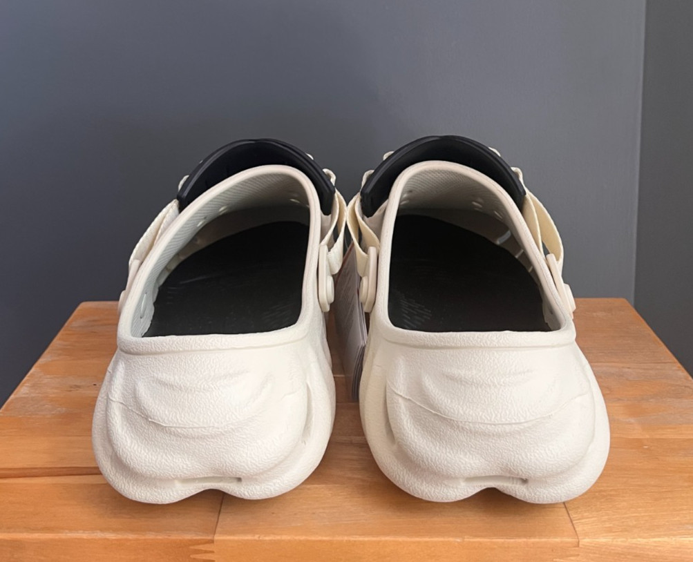 Crocs Bone (Off-White) / Black Echo Clogs US Men 9, 11 NWT