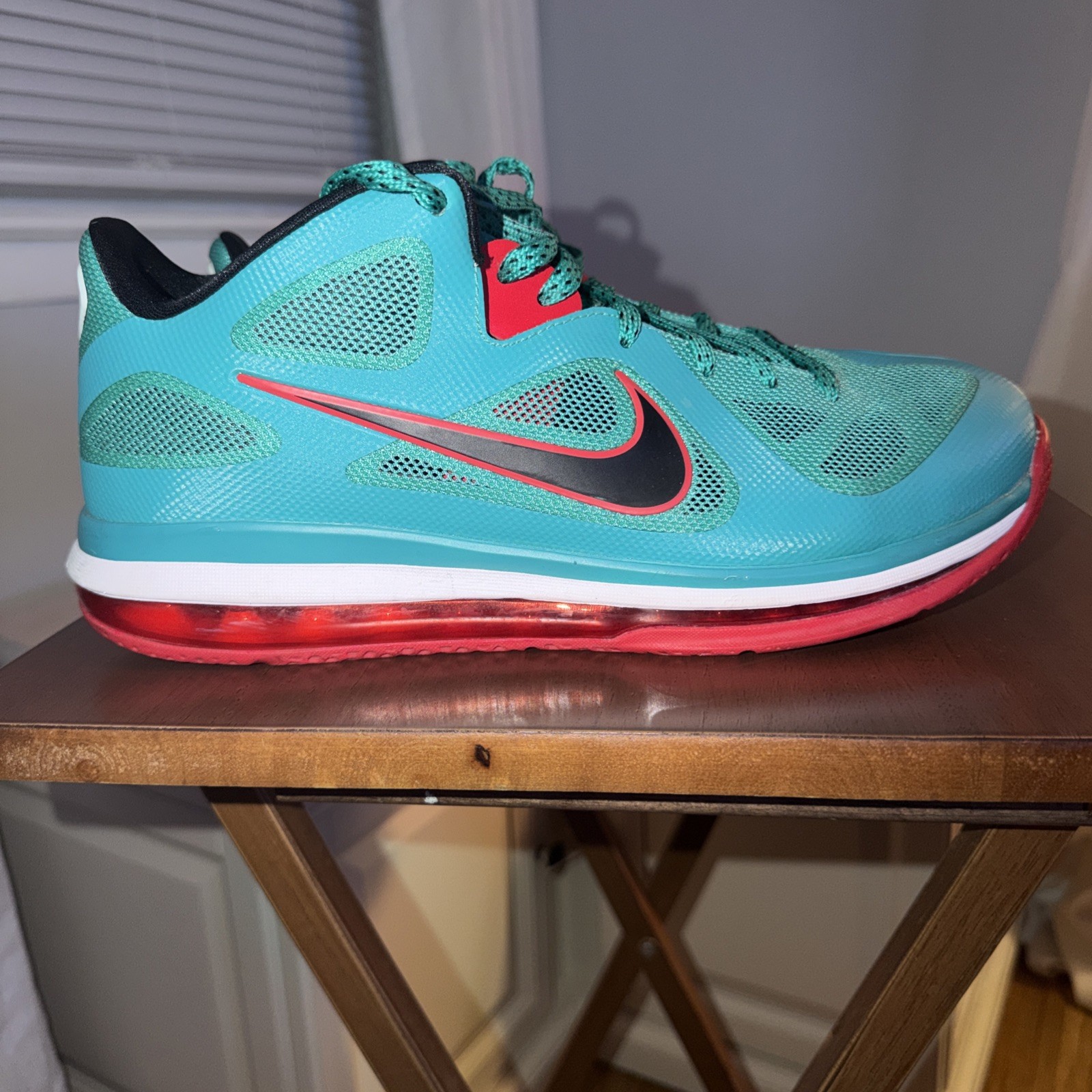 Nike LeBron IX 9 Men’s Size 11 Pre-owned Good Condition