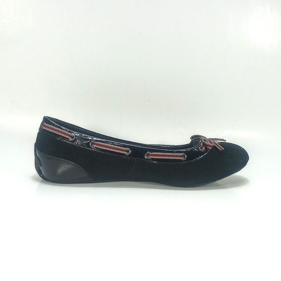 Skechers Womens 6.5 Black Perforated Leather And Synthetic Upper Slip On Flats