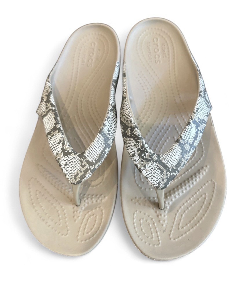 Crocs Kadee II Flip Flops Women’s Size 11 Tan Snakeskin Sandals