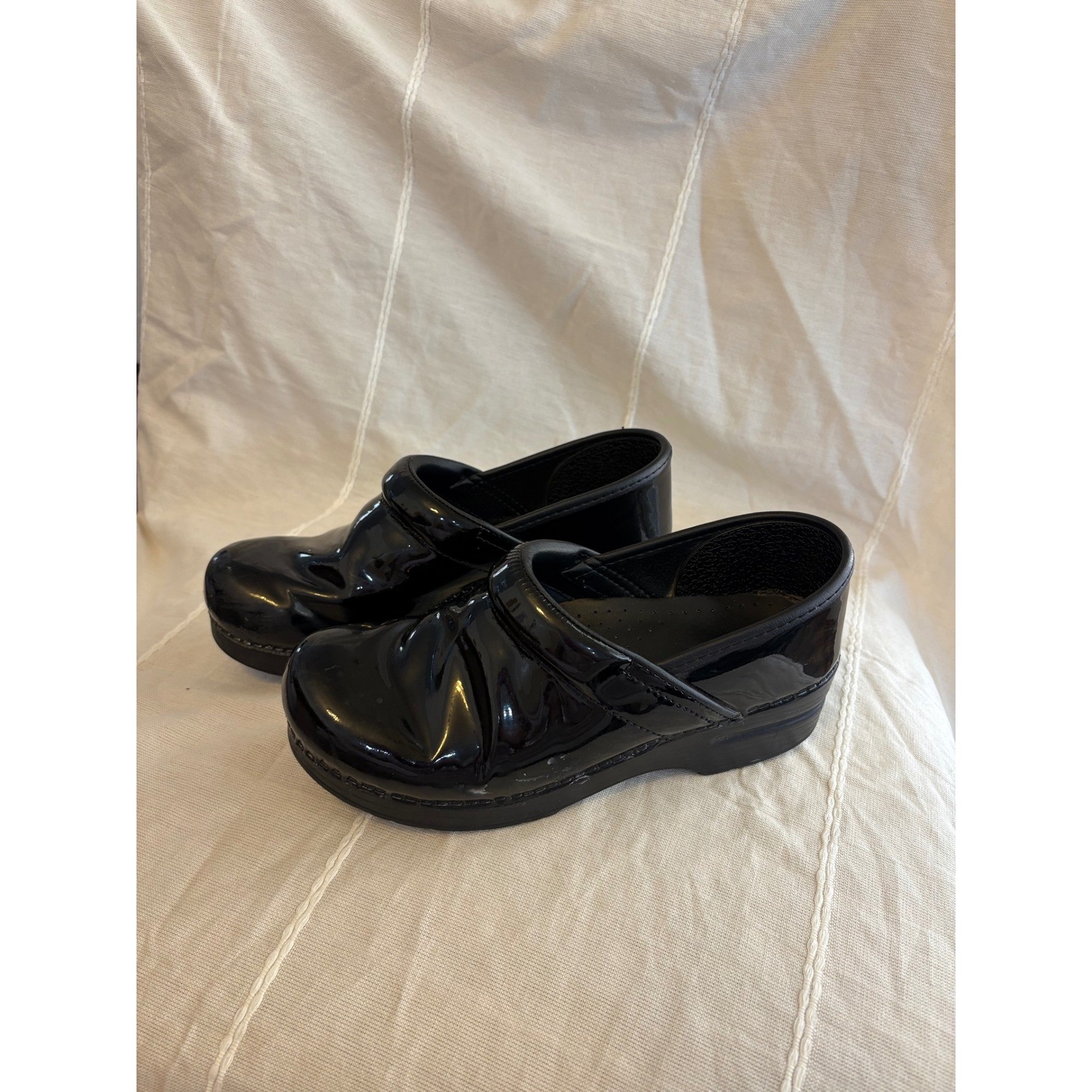 Dansko Professional Black Patent Leather Clogs Womens Size 38 Nursing Shoes