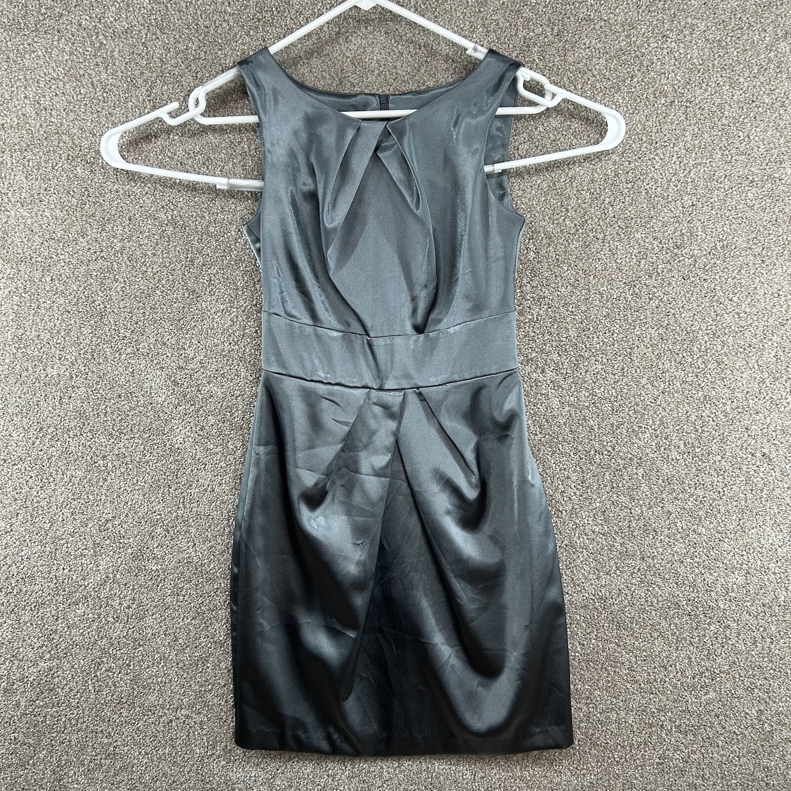 B Wear Women’s Dress Size 1 Gray Formal Gown Sleeveless Zip Closure