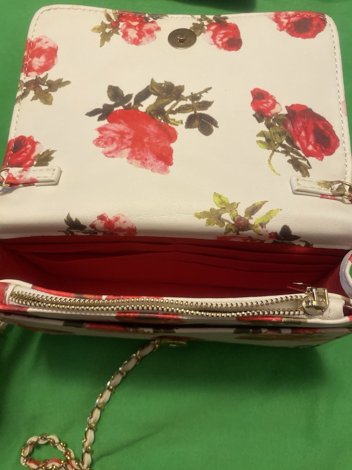 bebe Floral Quilted White Crossbody Bag Gold Chain Strap, Detachable, Pockets