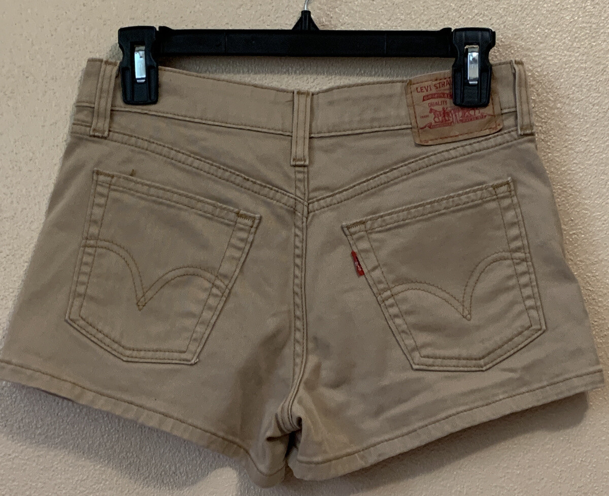 EUC Levi’s Womens Shorts 98% Cotton / 2%elastomer Superlow Stretch Size 3JR