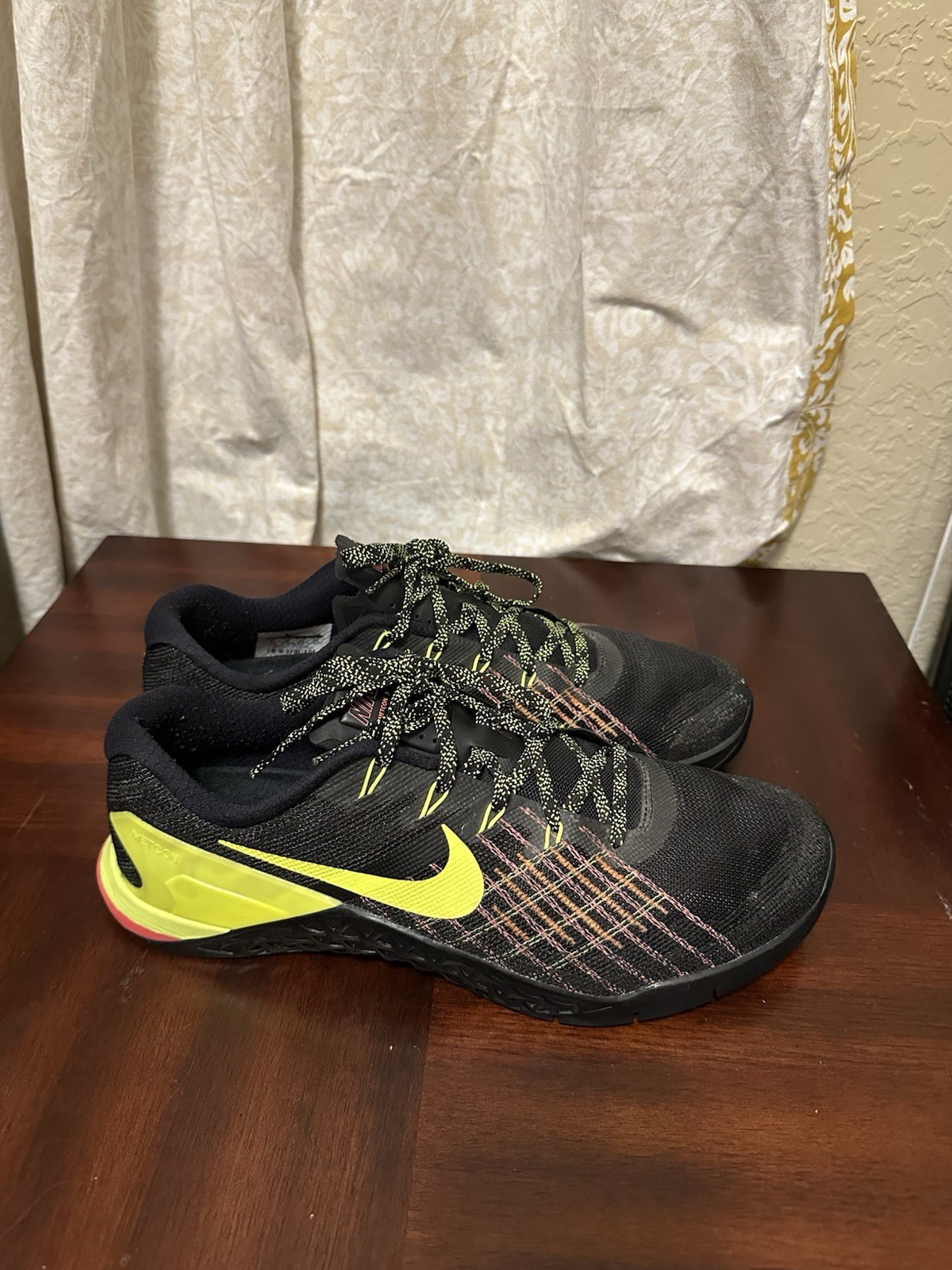 Nike Metcon 2 Black Volt Hyper Crimson Black Neon Green Shoes Sz 11 Men’s 852928
