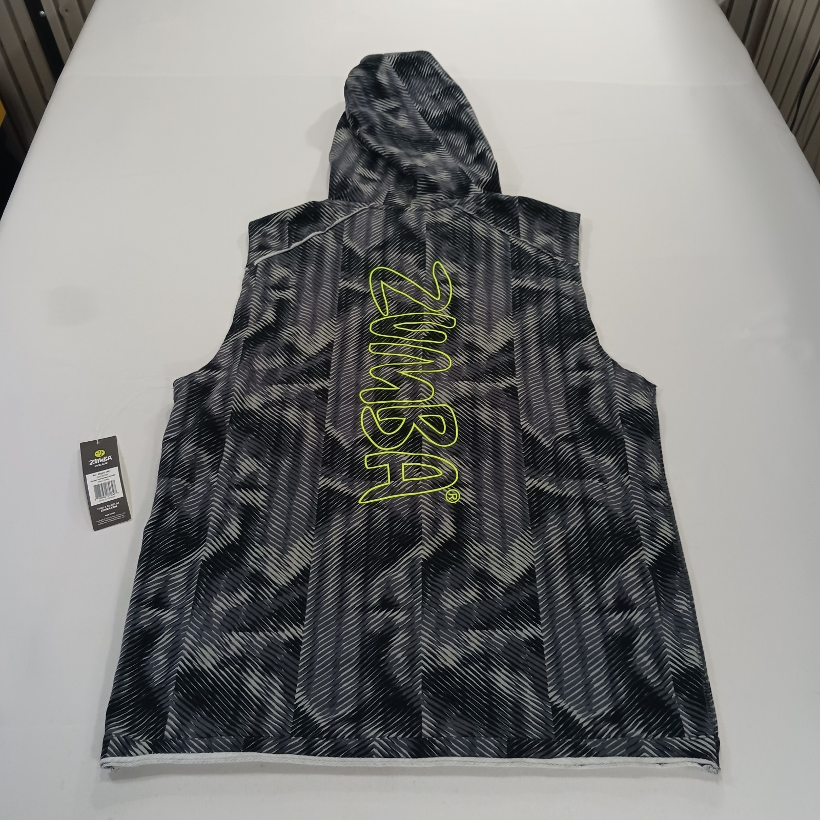 Zumba Wear Mr Right Z2T00259 Men’s Gray Surged Sleeveless Pullover Hoodie Medium