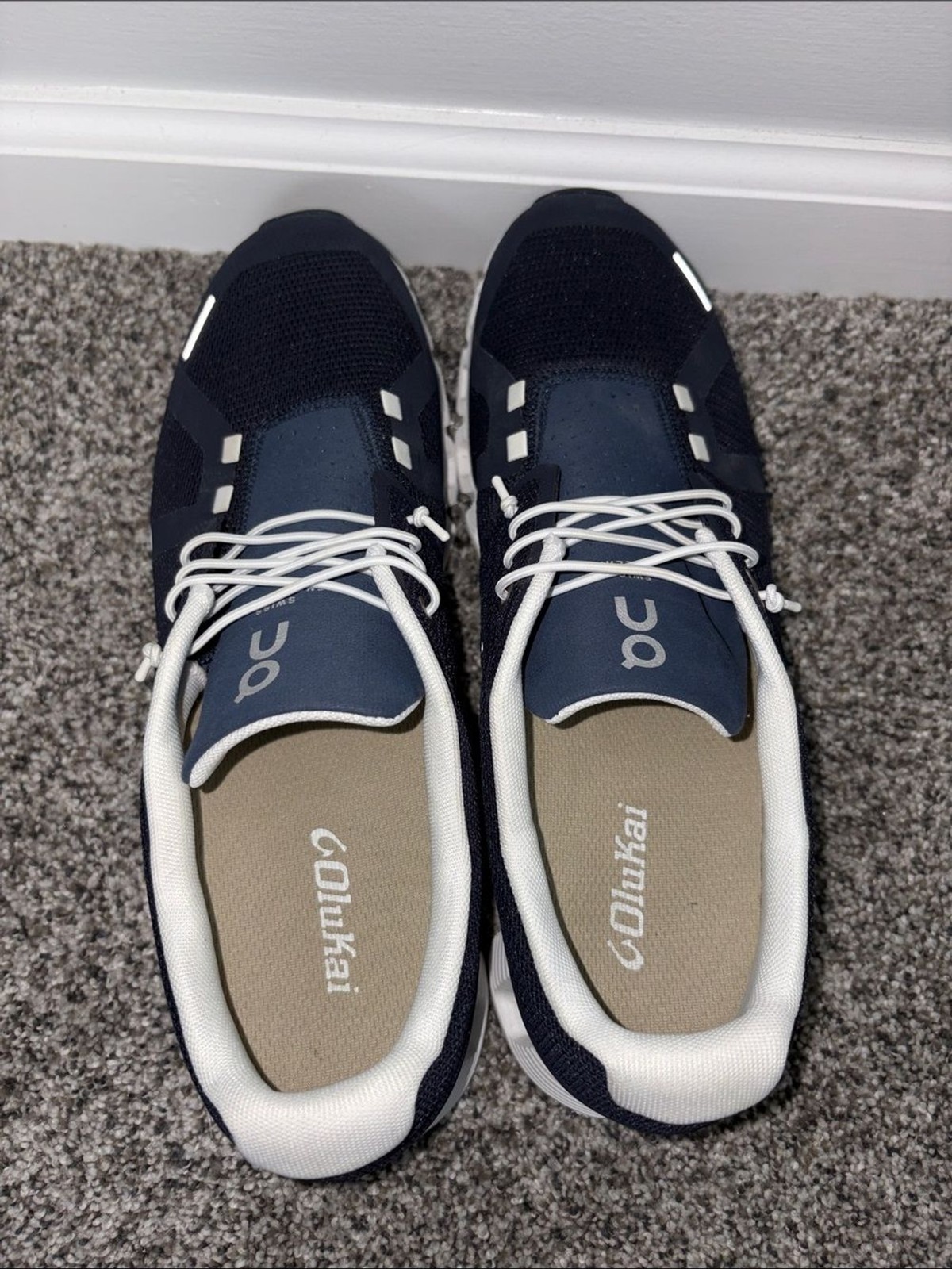 On Men’s Cloud 5 Sneakers in the Midnight/White