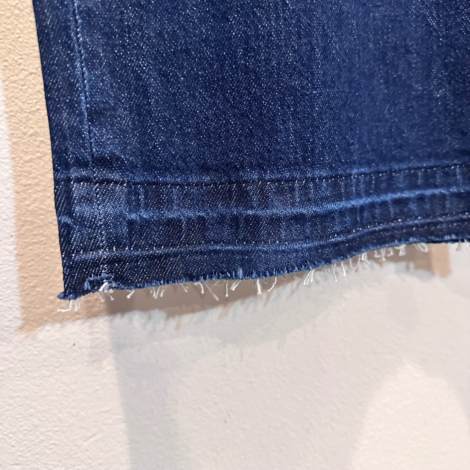 NWT Free Assembly Women Dark Indigo Wash Released Hem Wide Leg Jeans Size 8