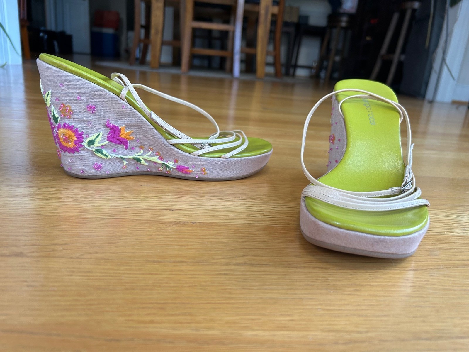 Sergio Rossi Beige Leather Rhinestone & Flower Espadrilles Sandals SZ IT 40 Good