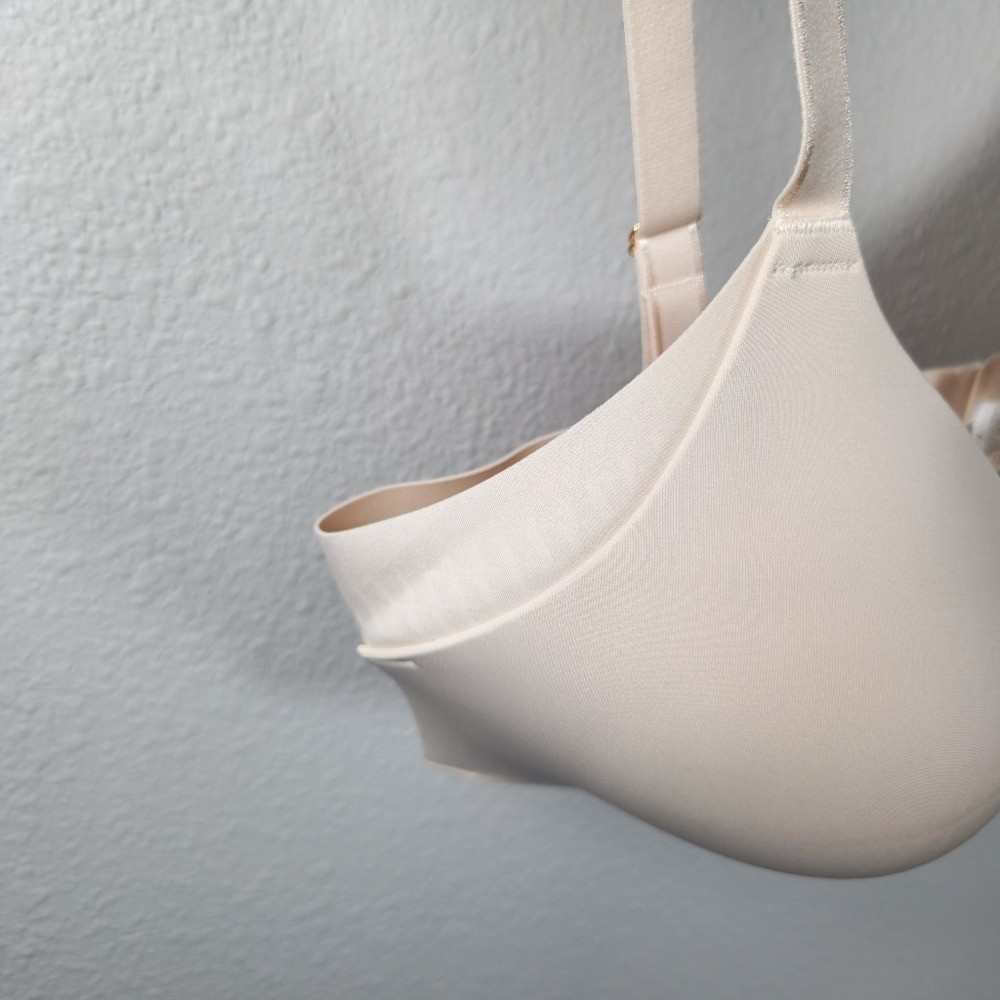 Knix Seamless Comfort Bra Beige Size 7 Wireless Full Coverage Smooth Feel 34/36