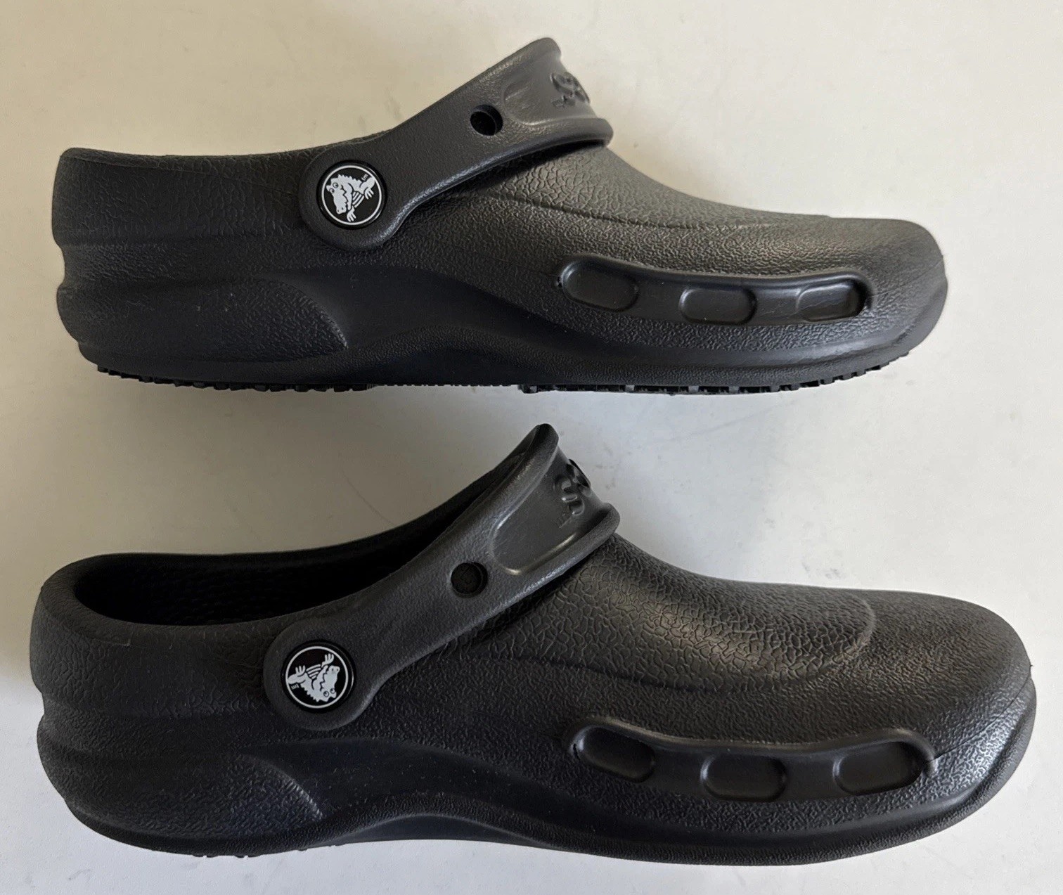 EUC Crocs Bistro Clogs Work Shoe Non Slip Comfort W 6 M 4 Black Enclosed Toe