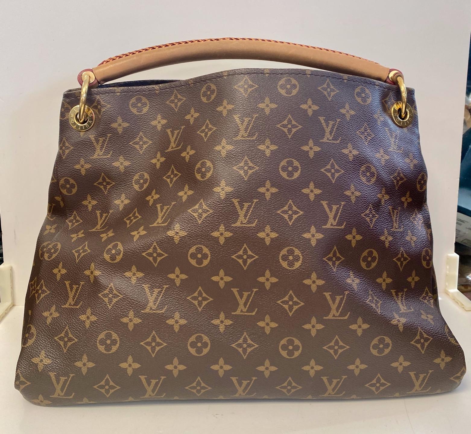 Authentic Louis Vuitton Monogram Artsy MM Shoulder Bag