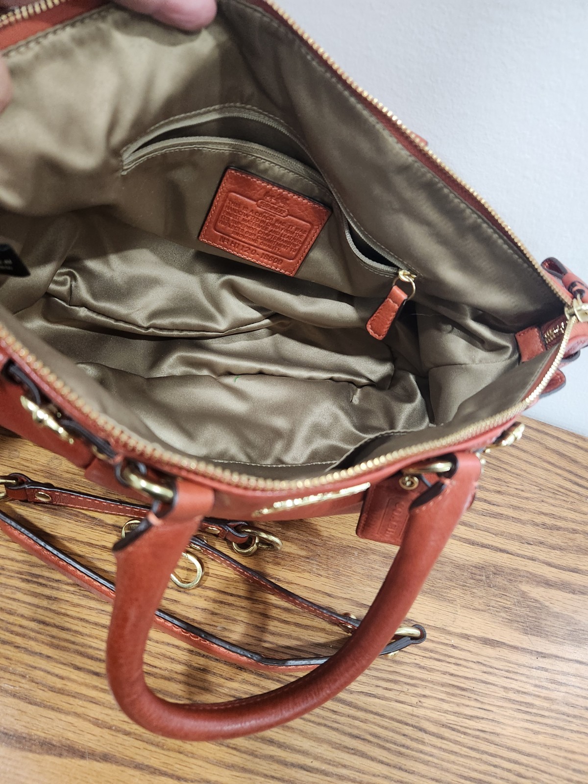 Coach Orange Madison Lindsey Satchel Top Handle Bag Detachable Strap Zip Pockets