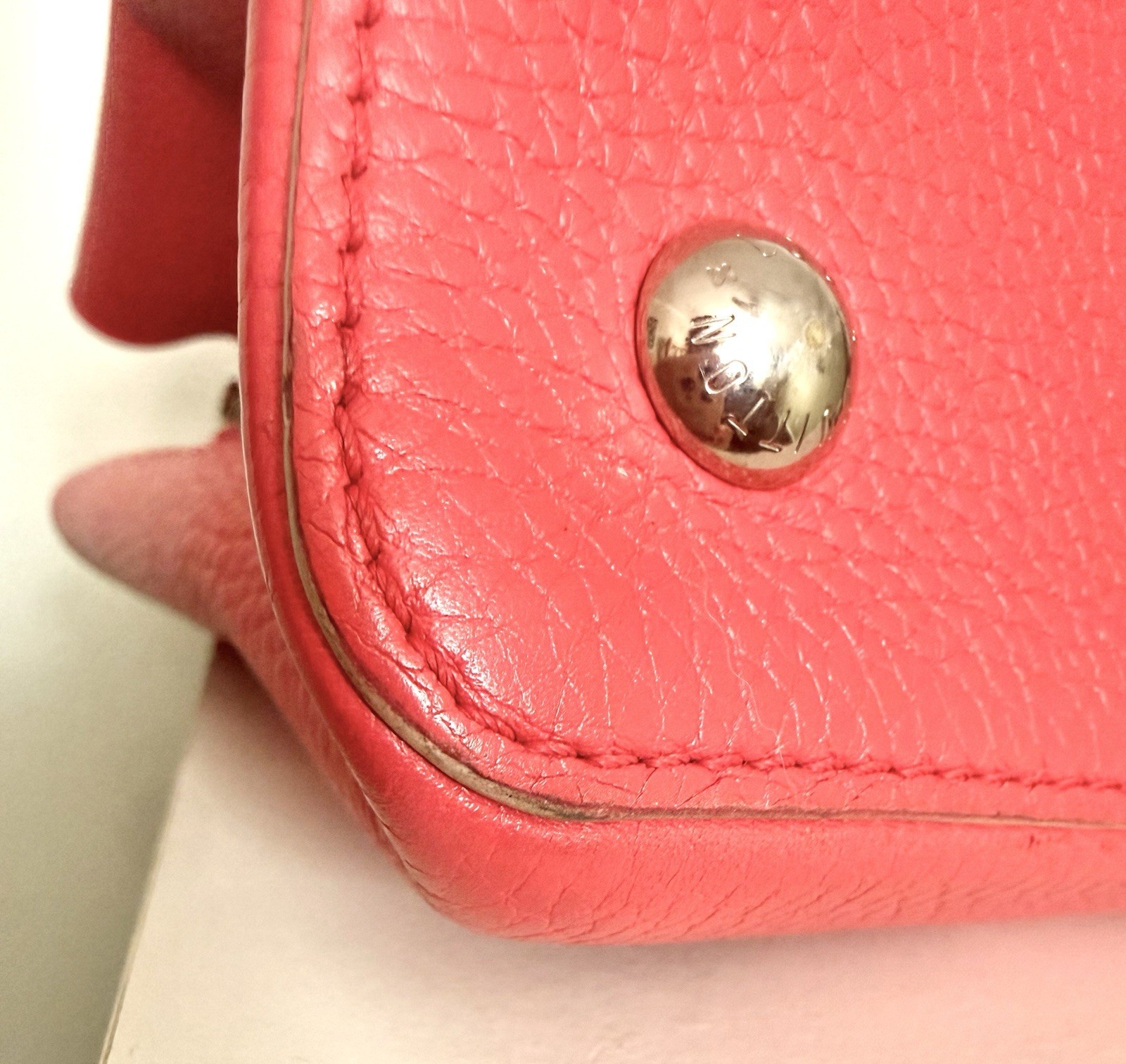 Authentic Louis Vuitton Capucines MM Taurillon Leather Top Handle Bag w/COA