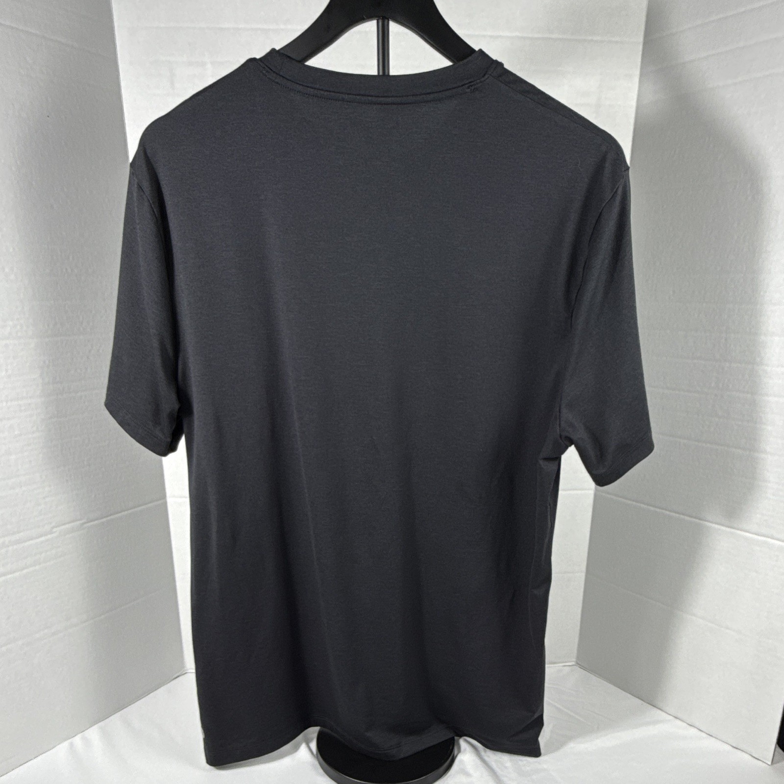 Zella Men’s Activewear T-Shirt Crew Neck Short Sleeve Stretch Dark Gray Size L