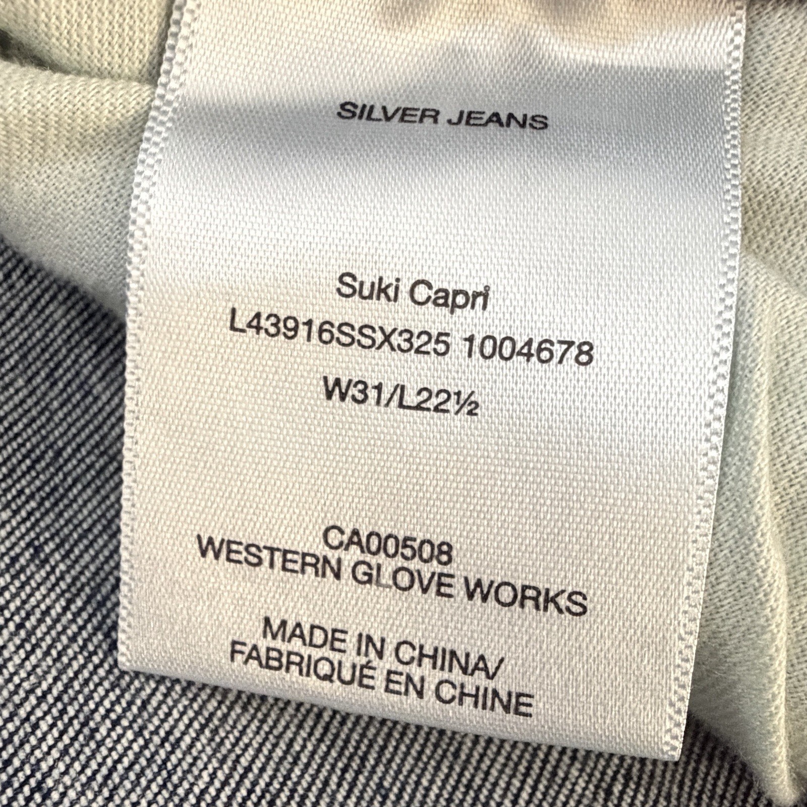 Silver Jeans Co Suki Capri Jeans Size 31×22.5 Mid Rise Curvy Cuffed Stretch NWT