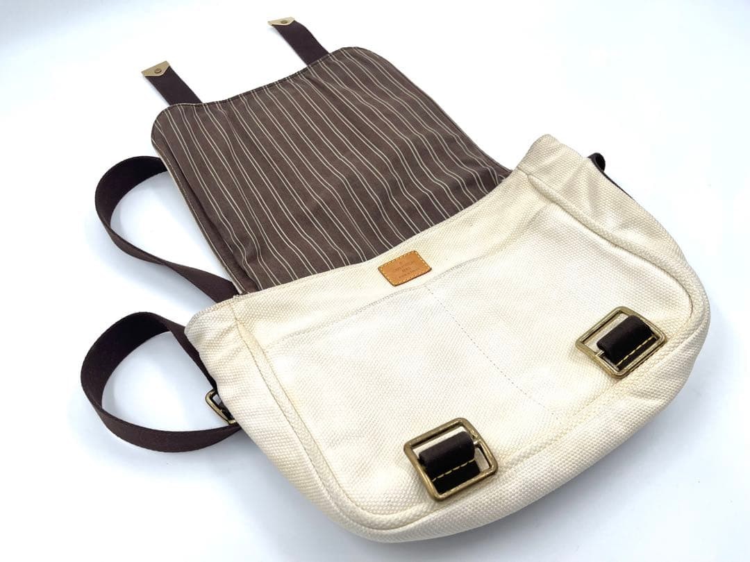 Louis Vuitton Antigua Buzas PM Shoulder Bag M40042 White Size: W11.4xH7.9 in.