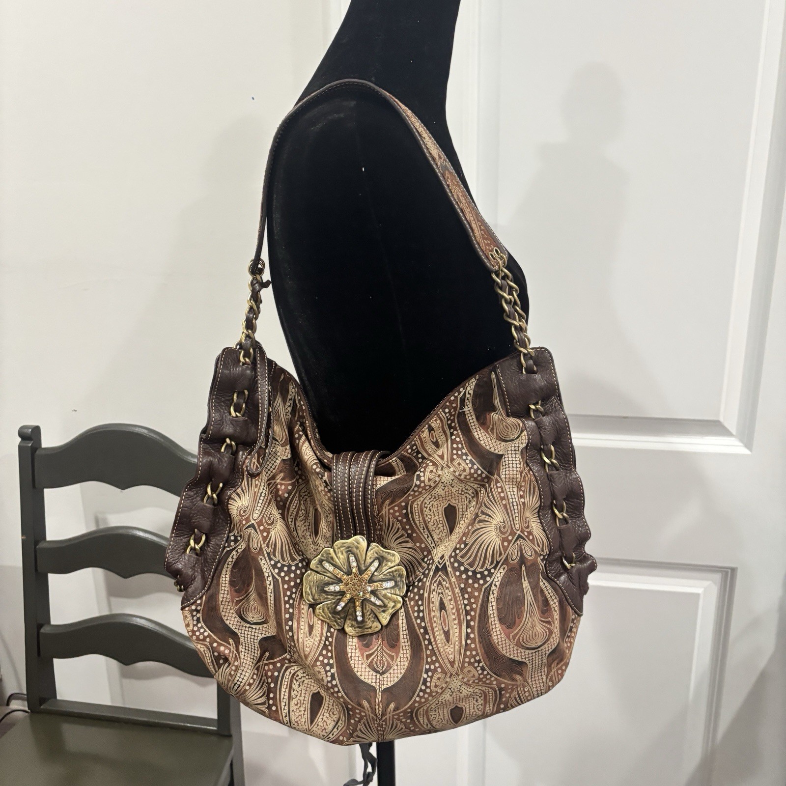 Sharif Paisley Shoulder Bag Zip Closure Gold Chain Strap Lined