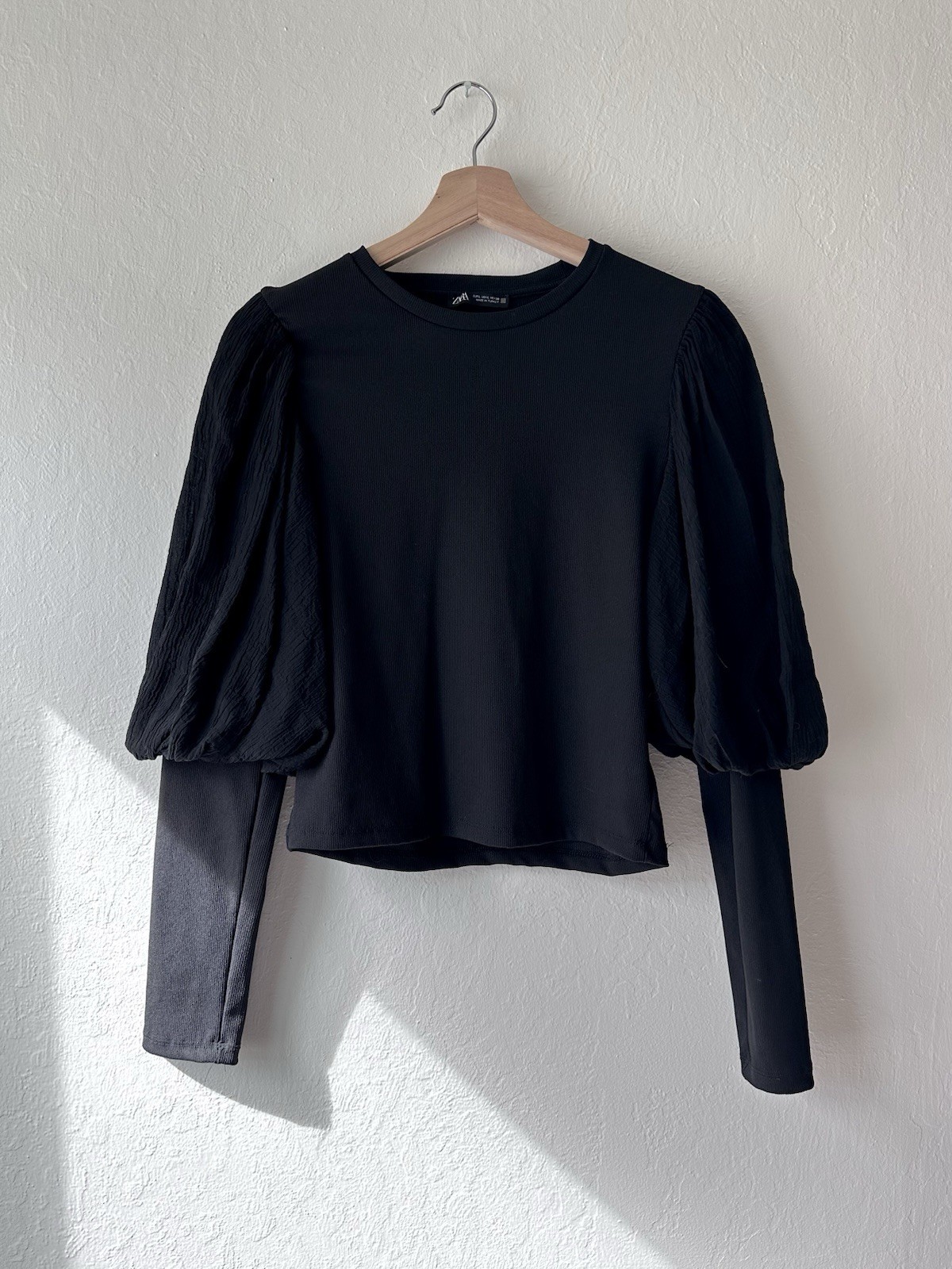 Zara fall 2020 black puff mutton sleeve top women’s large gothic victorian