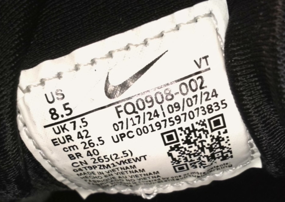 Size 8.5 Medium – Nike Men’s Pegasus Trail 5 Gore-TEX Black/Black/Anthracite