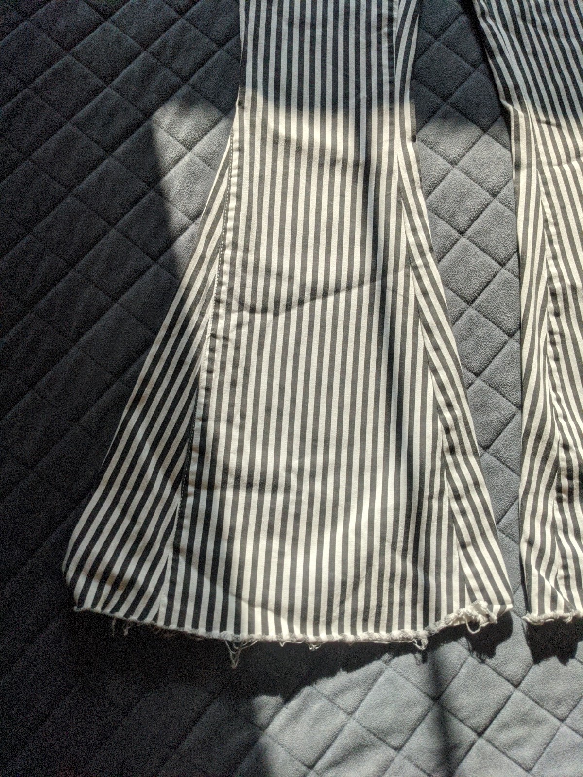 Blank Paige Black & White Striped Bell Bottoms Women’s Wide Leg Pants Size M