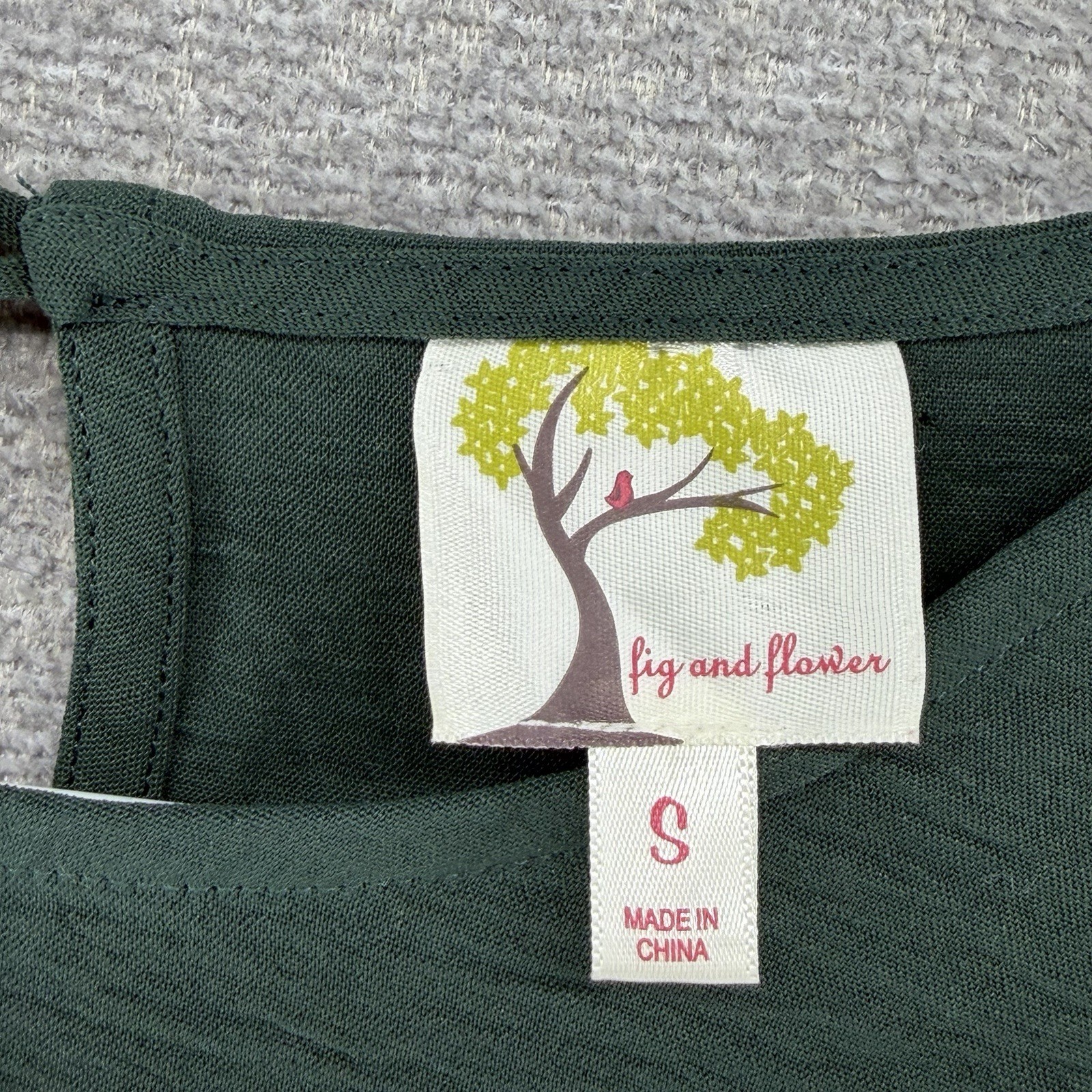 Fig and Flower Blouse Top Women Size Small Green Embroidered Floral