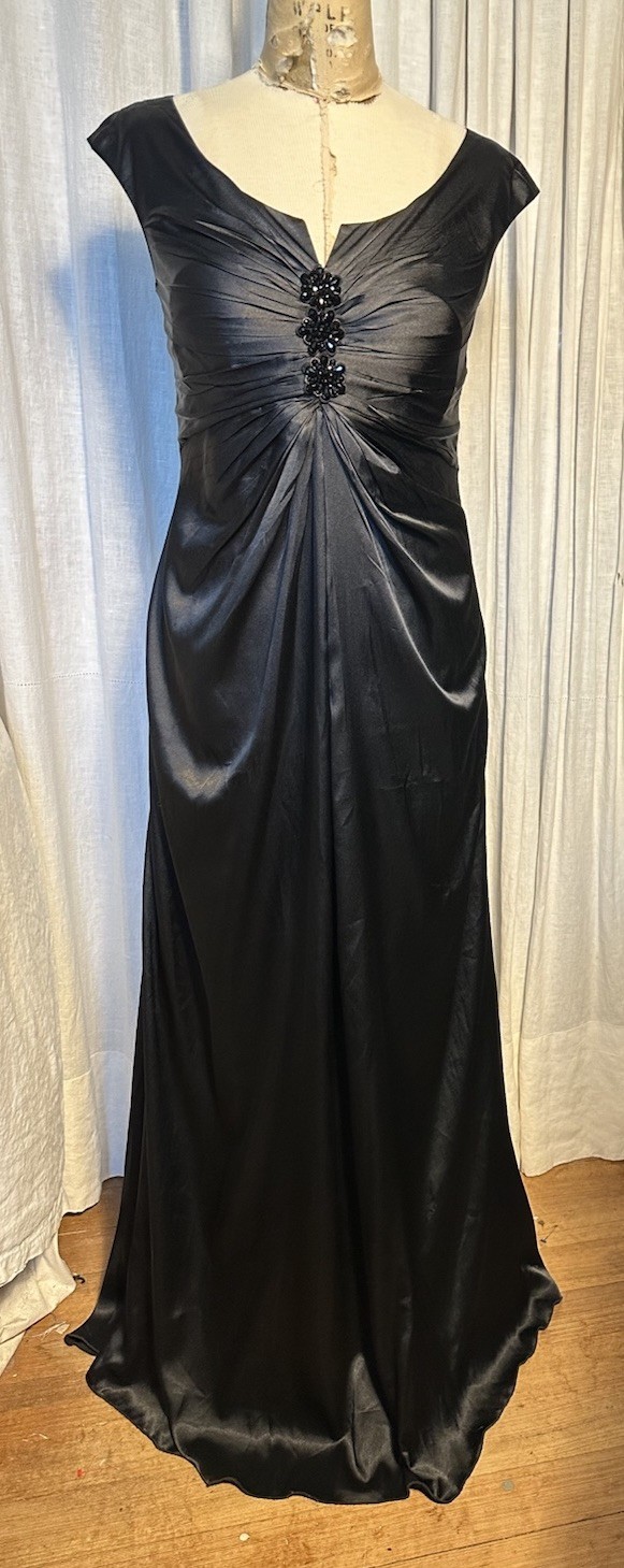 Stunning Blk Faux Silk Charmeuse Sleeveless L Event Dress Sz S Pre-owned