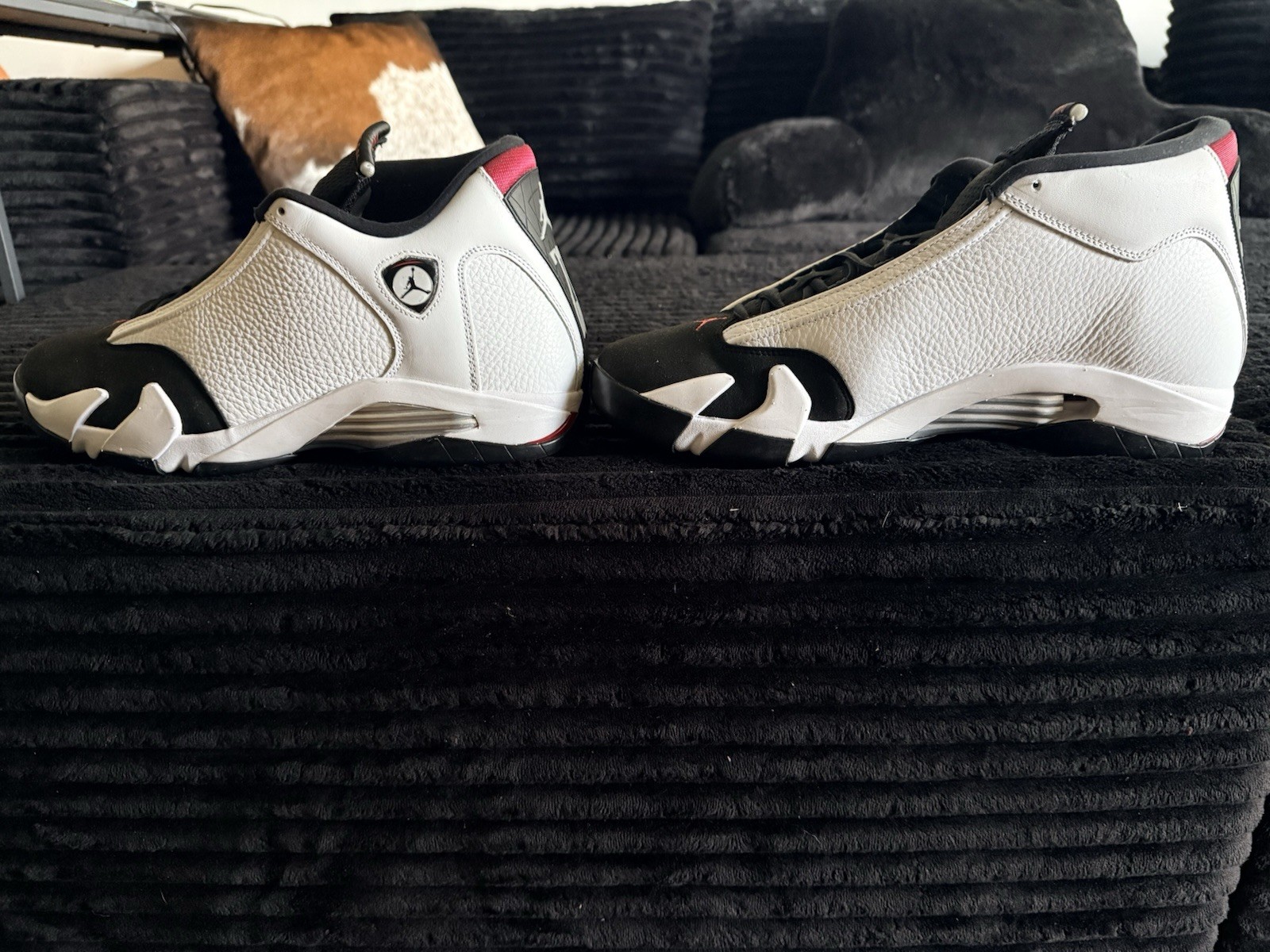 BLACK TOE JORDAN 14 SIZE 14 (NO BOX) EXCELLENT CONDITION