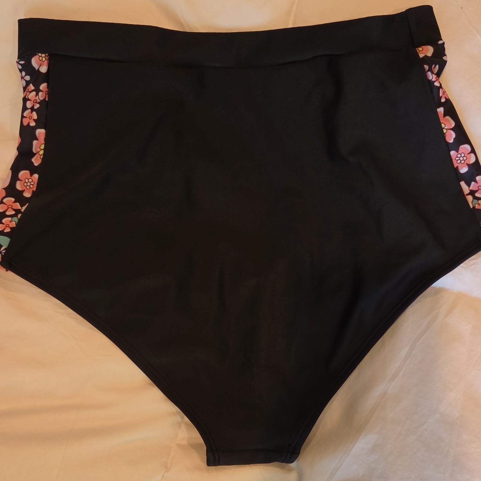 Women’s High-Waisted Floral Bikini Swim Bottom, Black/Multicolor, M D