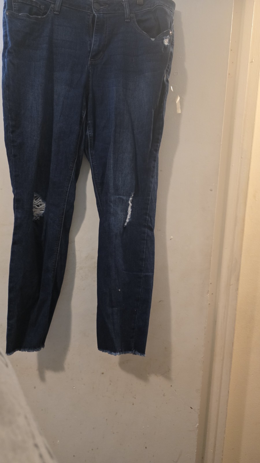 LC Lauren Conrad Women’s Size 16/18 Dark Wash Distressed Skinny Stretch Jeans