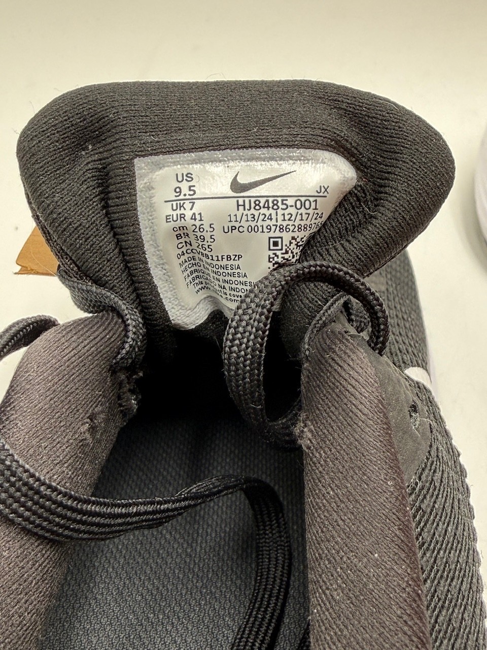 Nike REVOLUTION 8 Unisex NEW Running Sneaker Black US Size W:9.5/M:8
